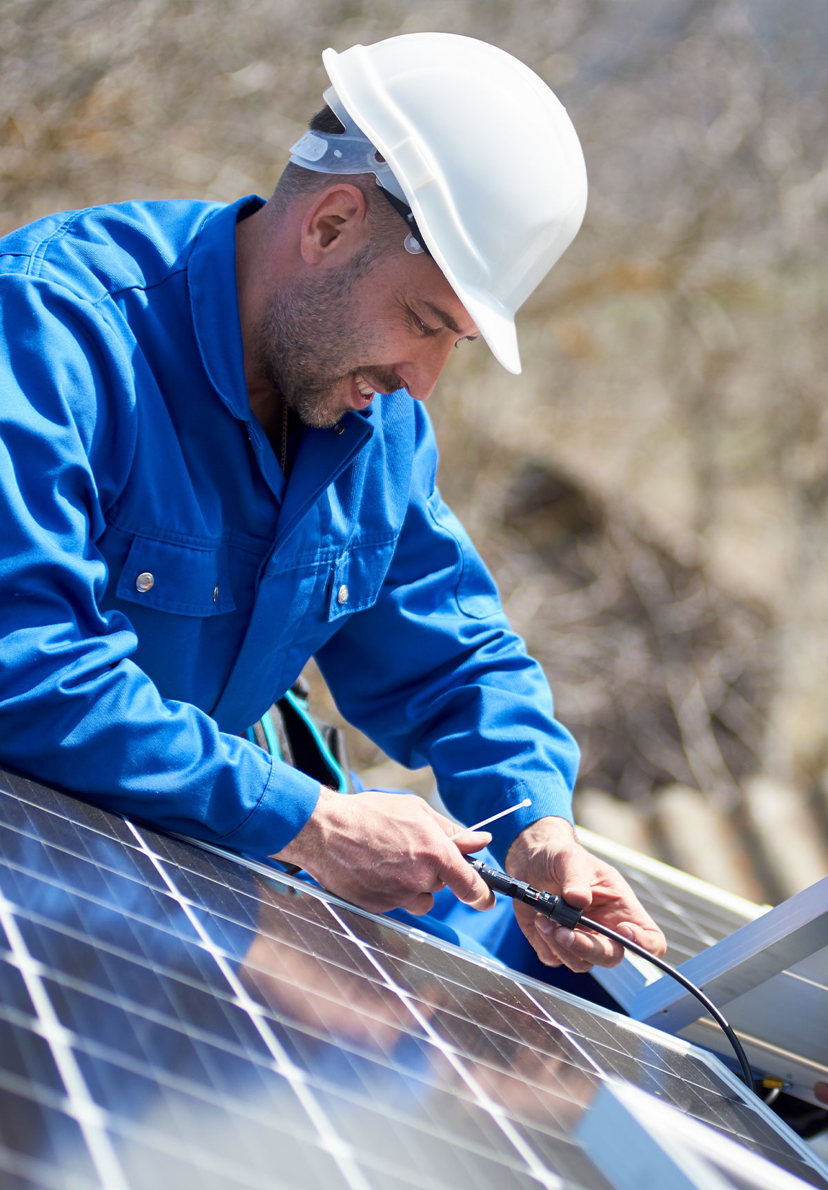 young female-engineer-working-for-alternative-ener-2022-01-31-18-02-42-utc